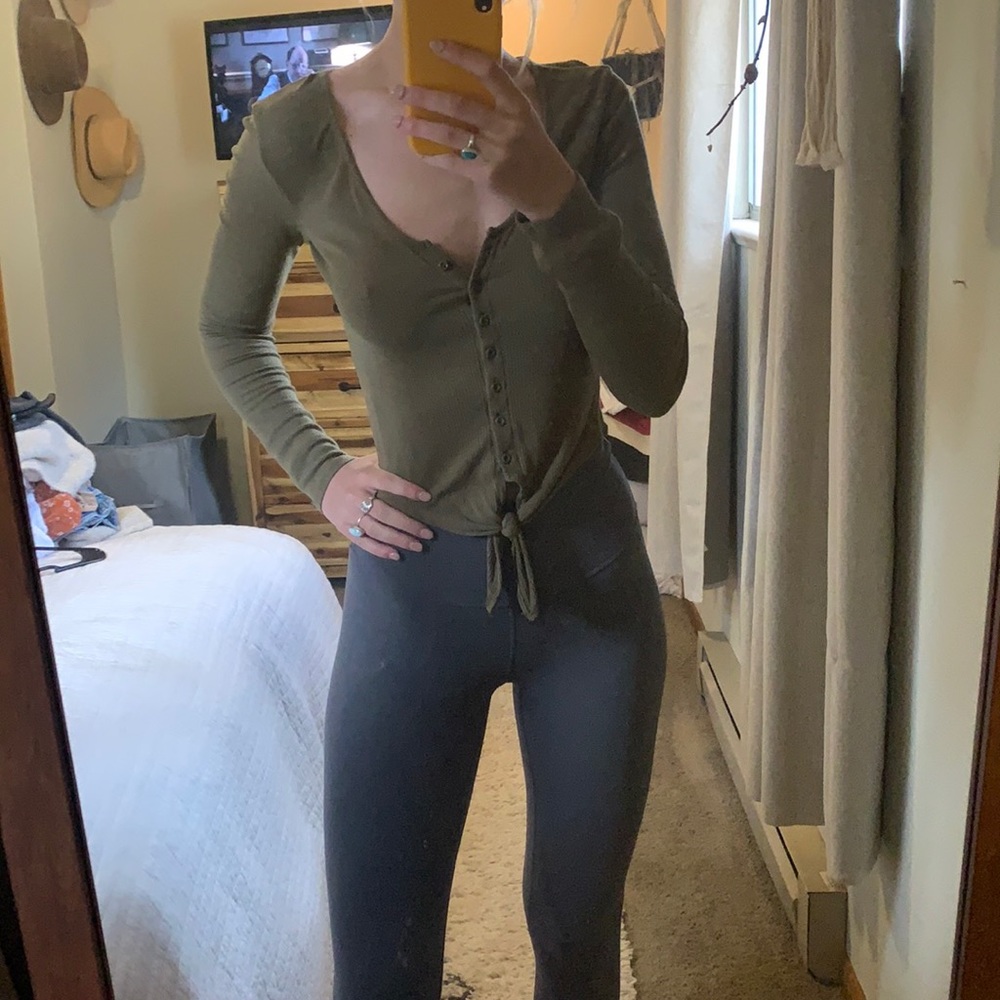 Cute green cropped long sleeve